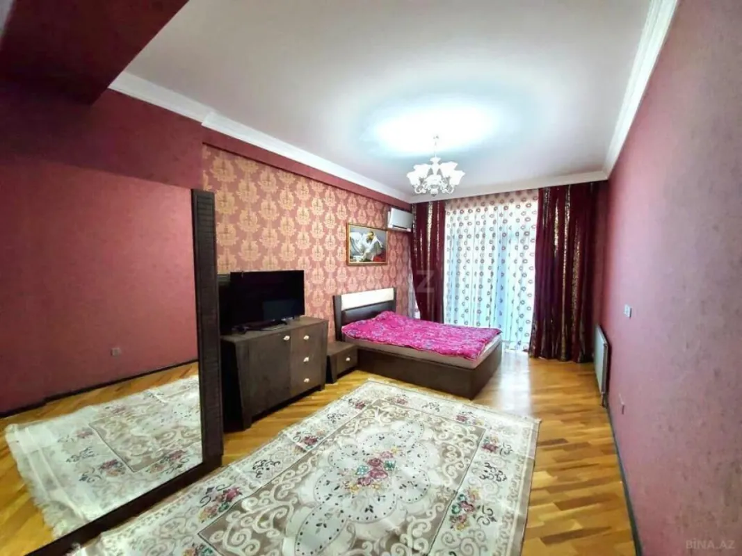 Kirayə verilir 4 otaqlı mənzil 220 m²