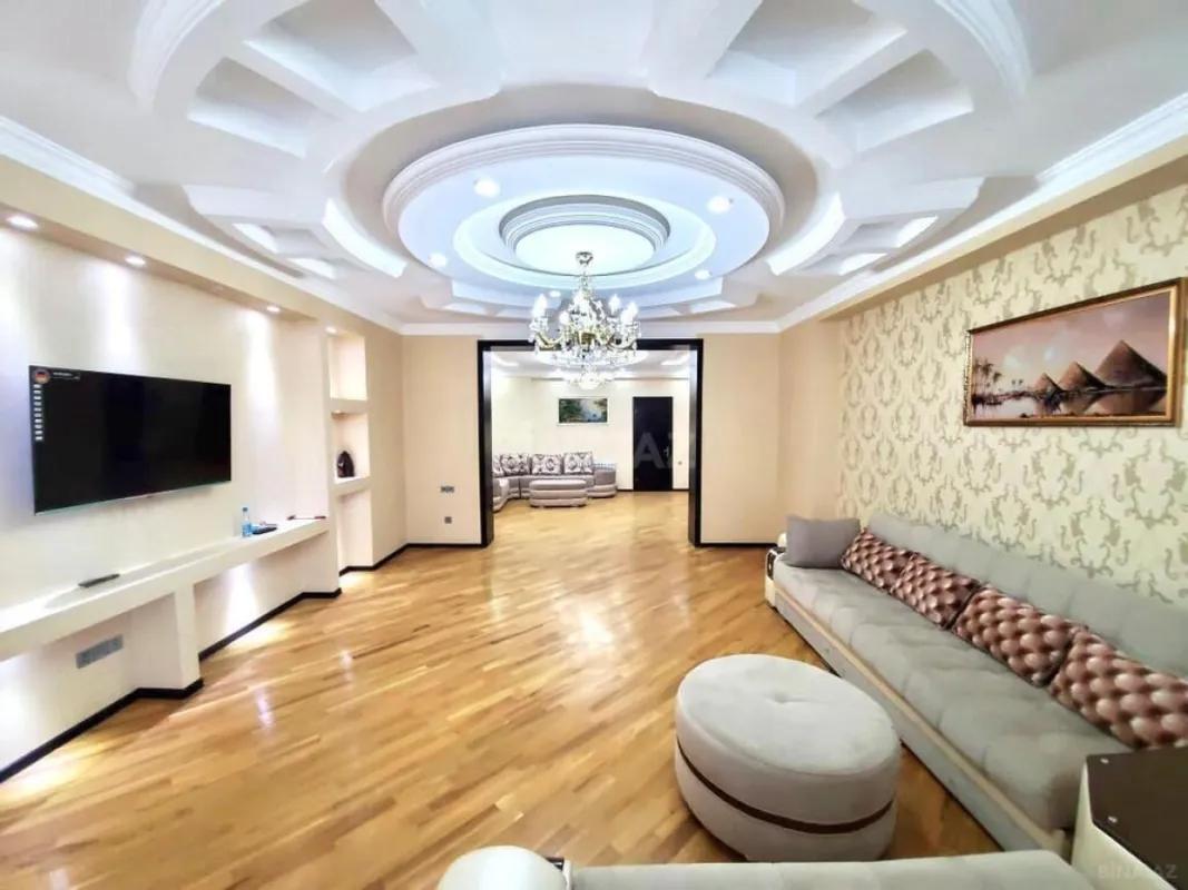 Kirayə verilir 4 otaqlı mənzil 220 m²