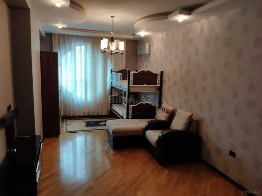 Kirayə verilir 4 otaqlı mənzil 220 m²