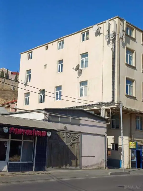 Satılır obyekt 800 m²