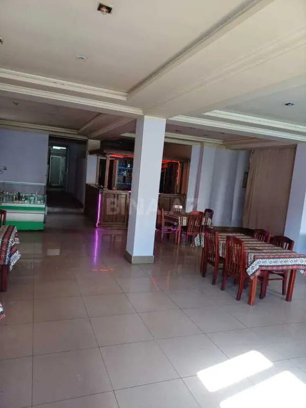 Satılır obyekt 800 m²