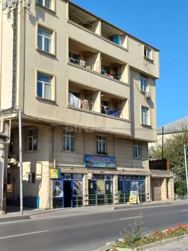 Satılır obyekt 800 m²