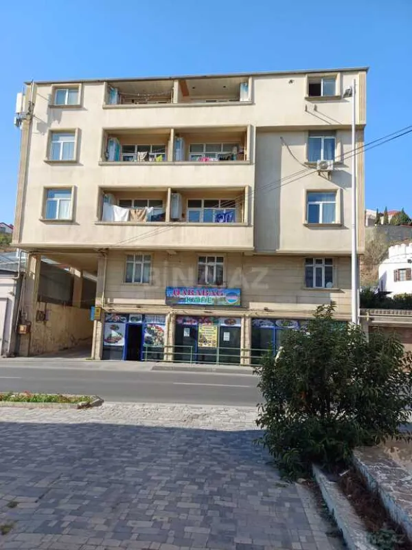 Satılır obyekt 800 m²