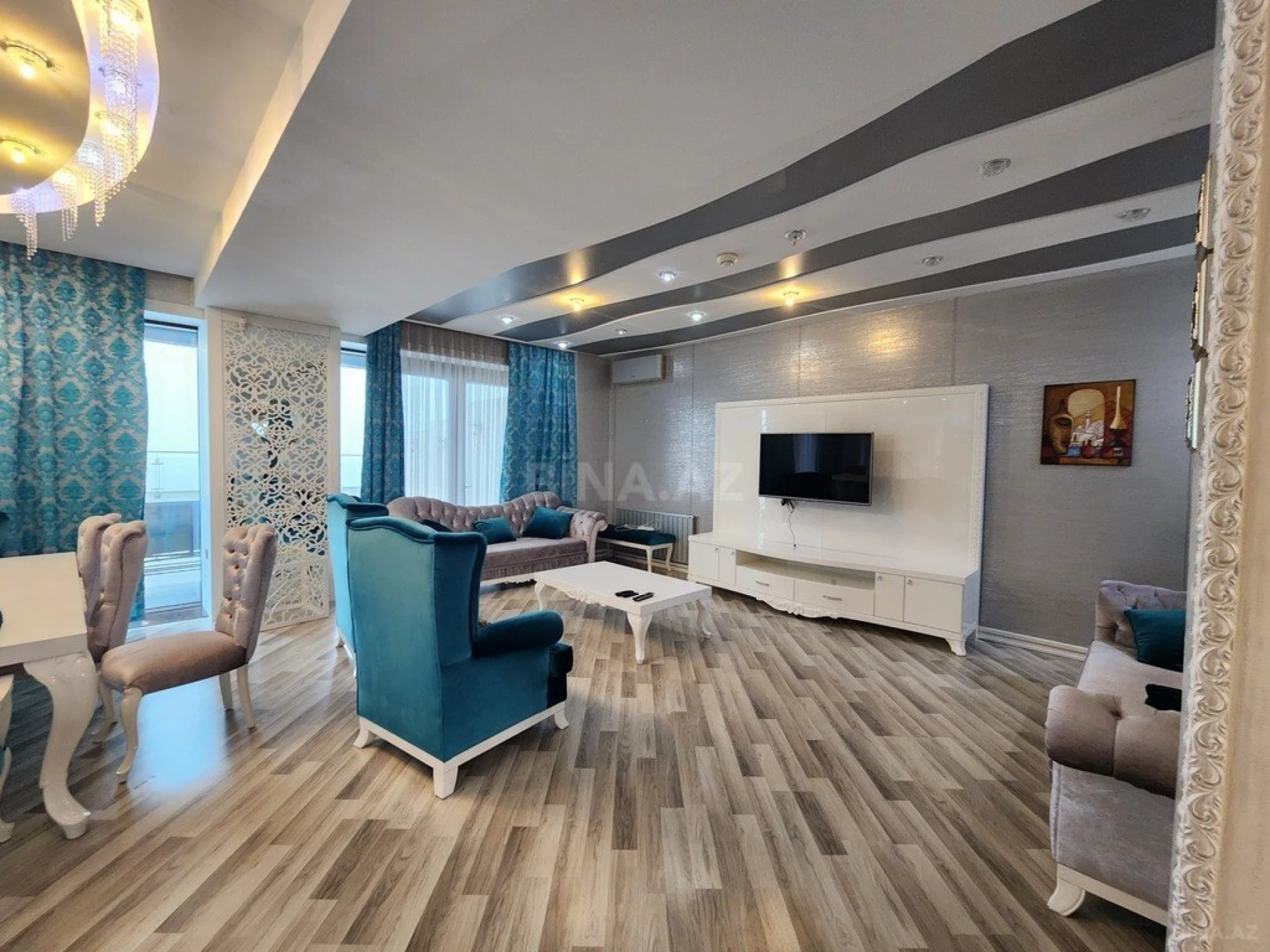 Kirayə verilir 6 otaqlı mənzil 300 m²