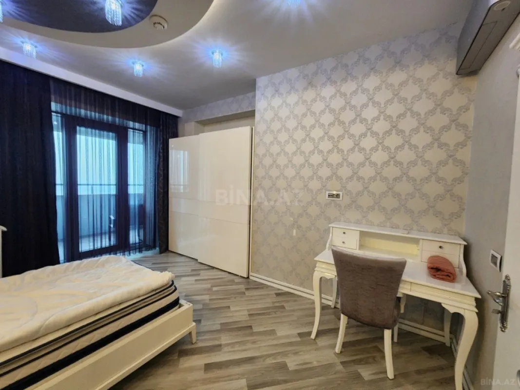 Kirayə verilir 6 otaqlı mənzil 300 m²