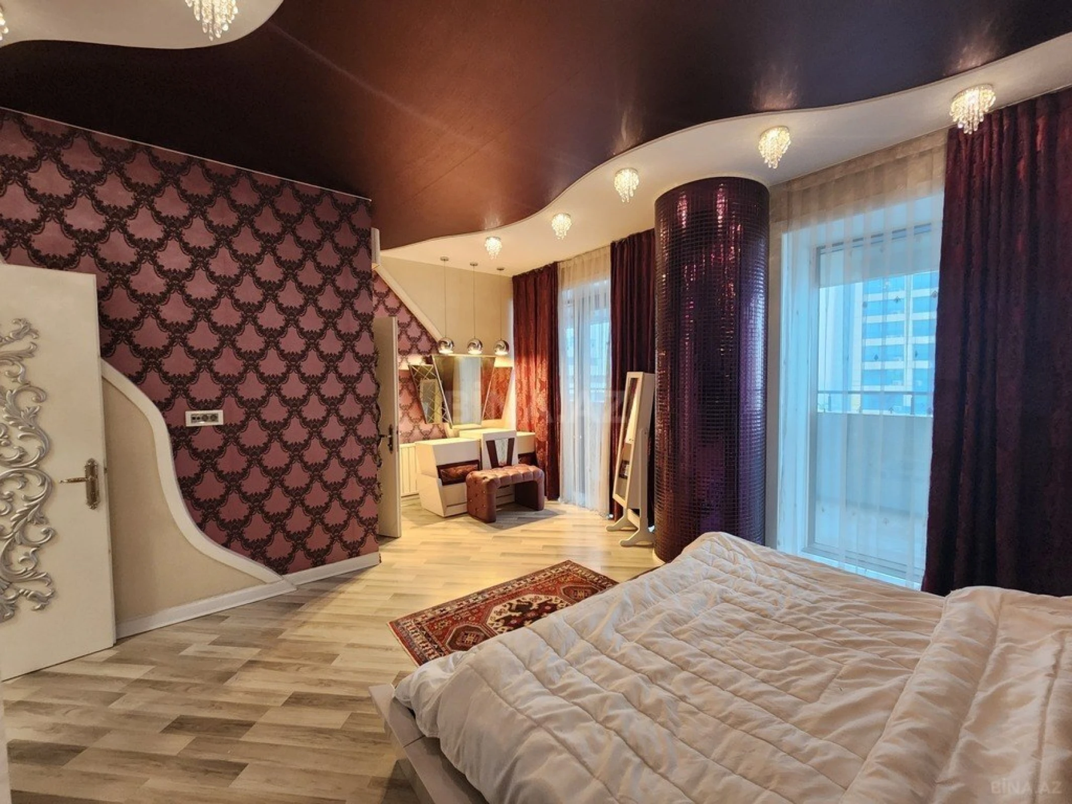 Kirayə verilir 6 otaqlı mənzil 300 m²