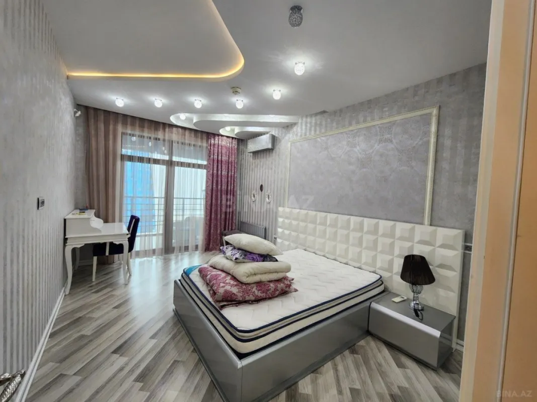 Kirayə verilir 6 otaqlı mənzil 300 m²