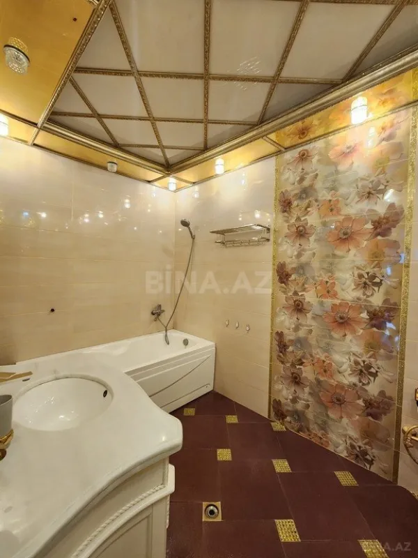 Kirayə verilir 6 otaqlı mənzil 300 m²