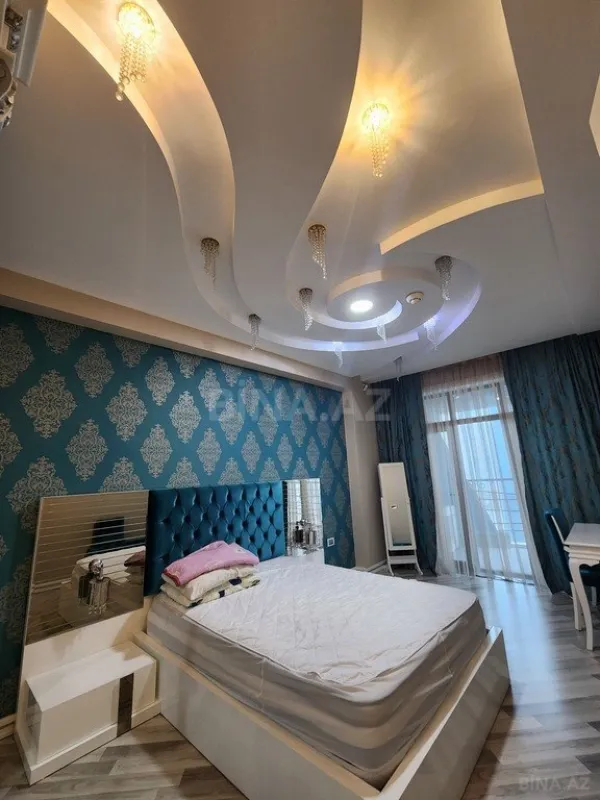 Kirayə verilir 6 otaqlı mənzil 300 m²