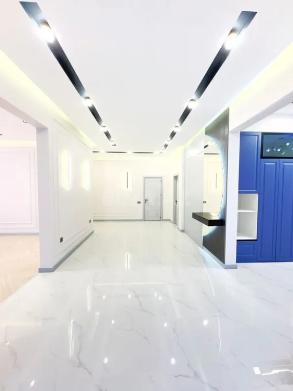 Satılır 5 otaqlı həyət evi 240 m²