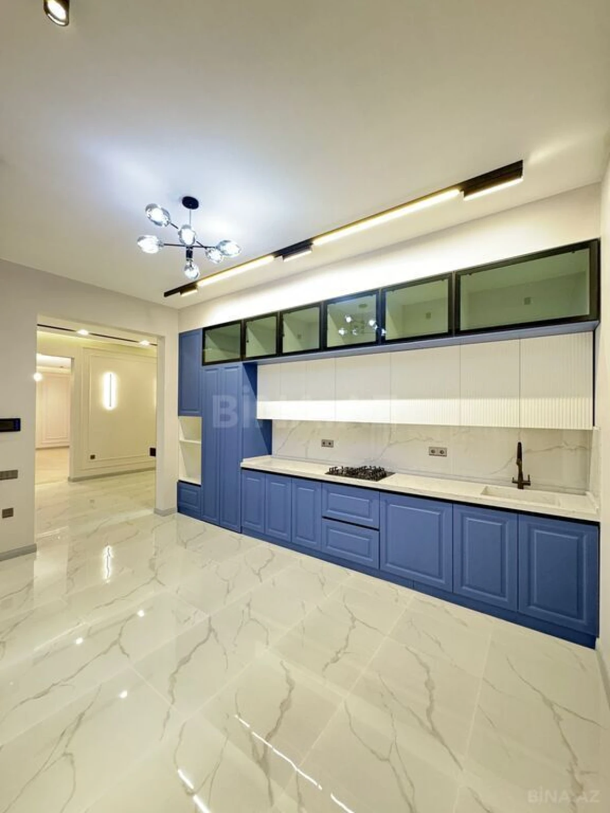 Satılır 5 otaqlı həyət evi 240 m²