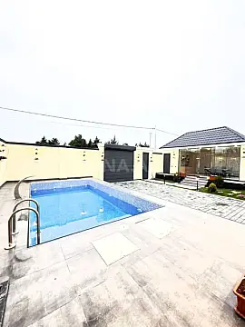 Satılır 5 otaqlı həyət evi 240 m²