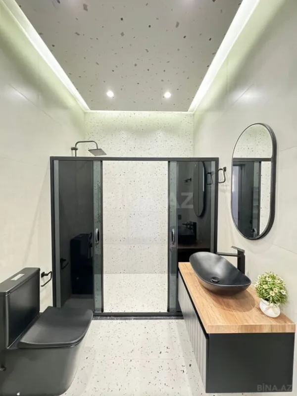 Satılır 5 otaqlı həyət evi 240 m²