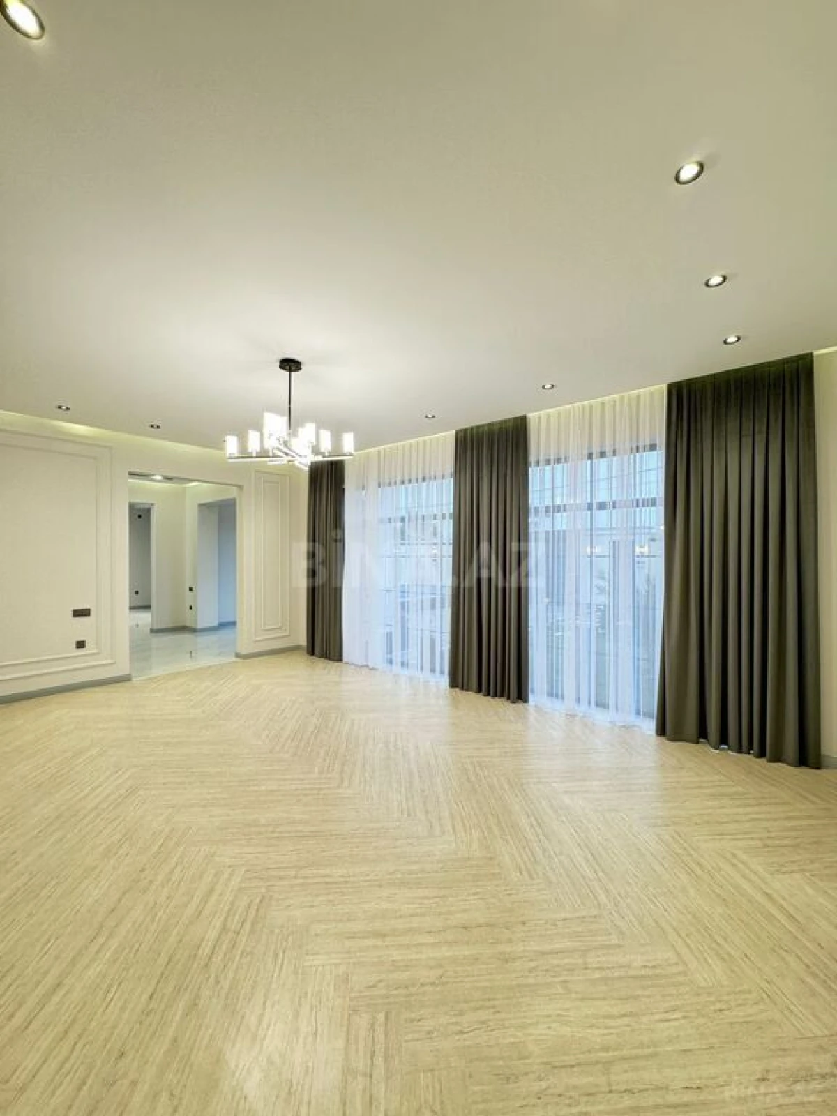 Satılır 5 otaqlı həyət evi 240 m²