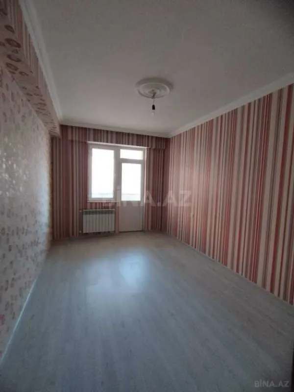 Satılır 4 otaqlı mənzil 110 m²