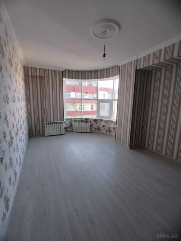 Satılır 4 otaqlı mənzil 110 m²