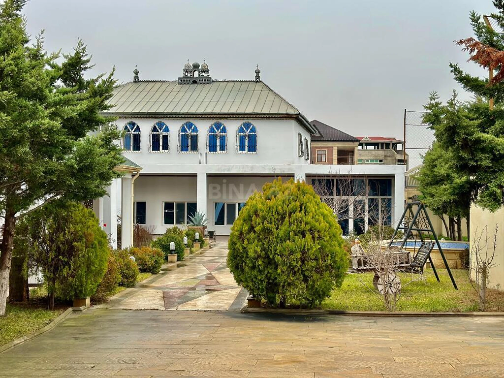 Satılır 5 otaqlı həyət evi 200 m²