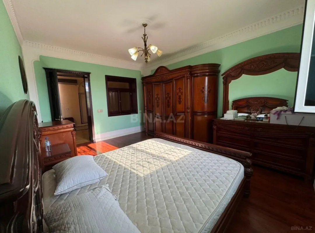 Satılır 5 otaqlı həyət evi 200 m²