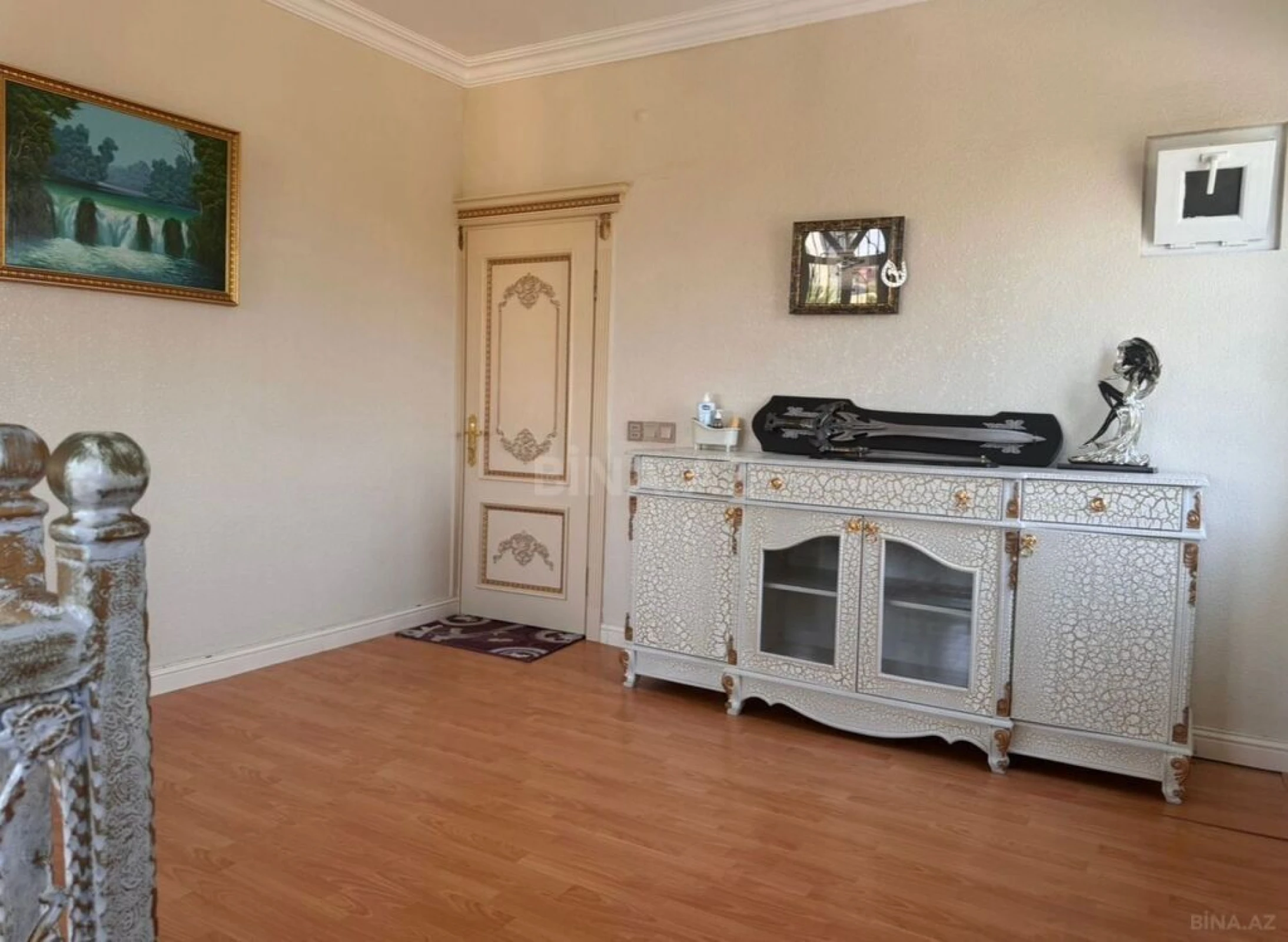 Satılır 5 otaqlı həyət evi 200 m²