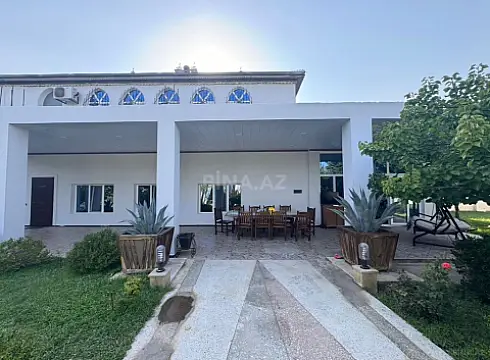 Satılır 5 otaqlı həyət evi 200 m²