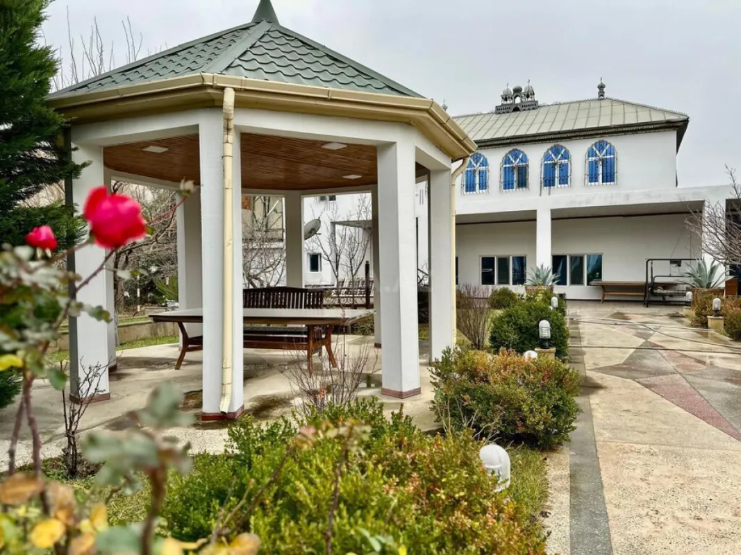 Satılır 5 otaqlı həyət evi 200 m²