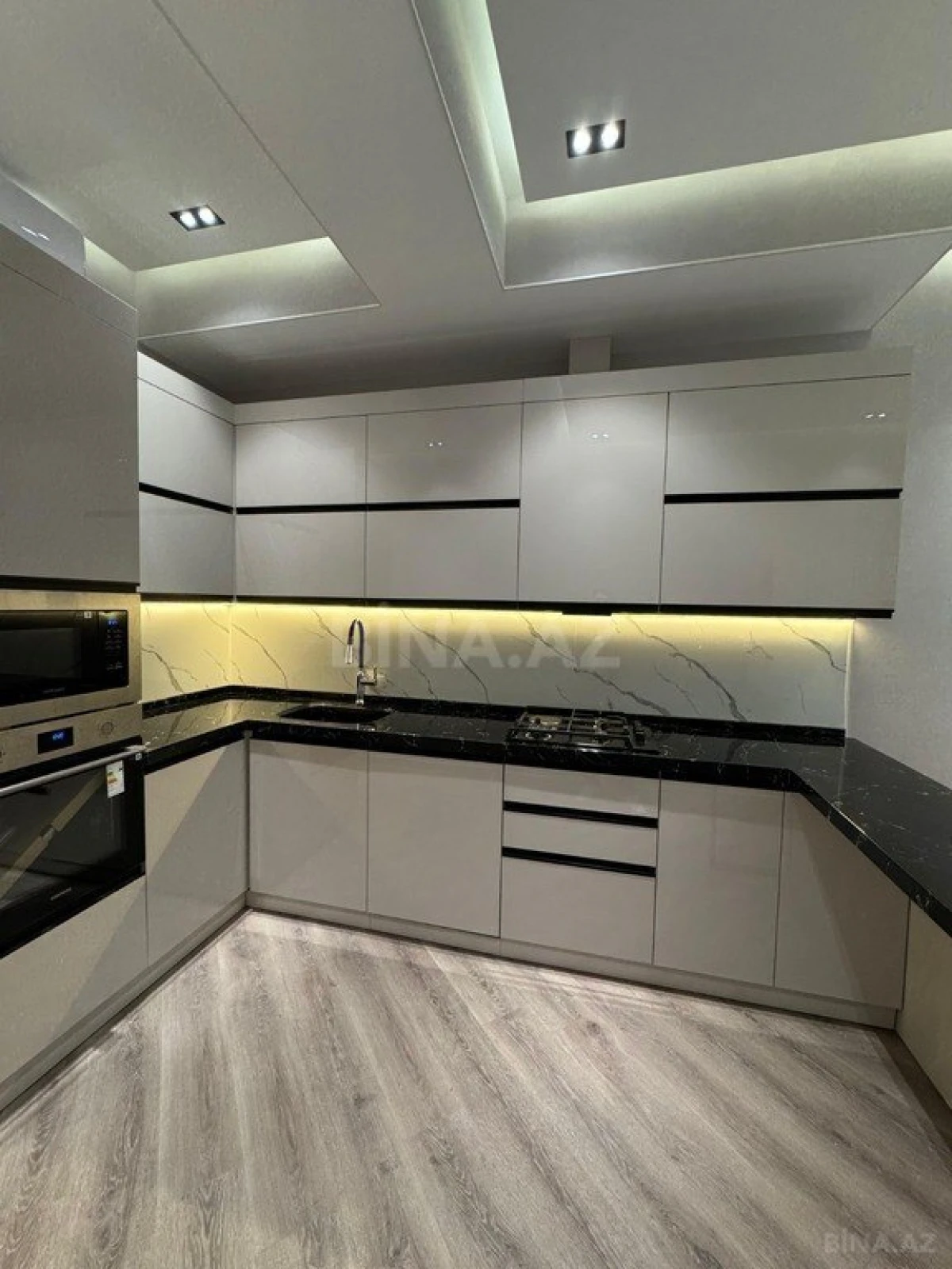 Kirayə verilir 3 otaqlı mənzil 115 m²