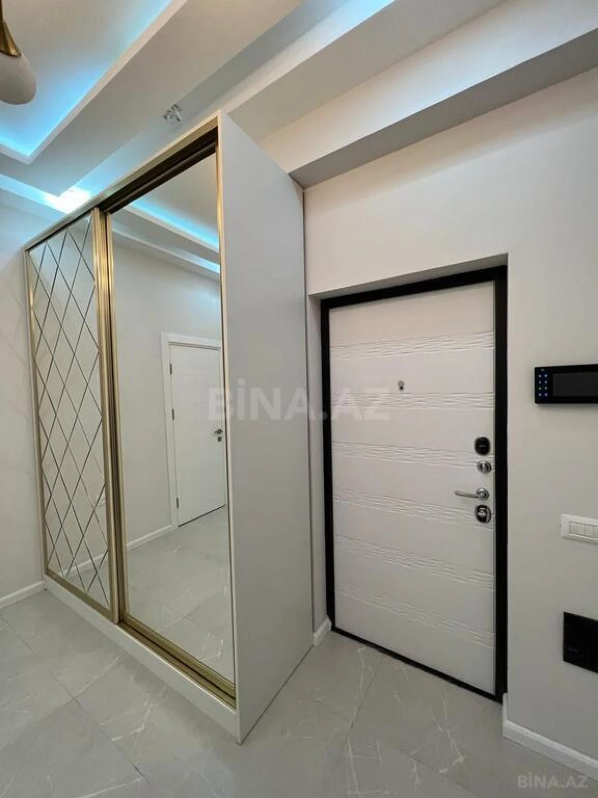 Kirayə verilir 2 otaqlı mənzil 100 m²
