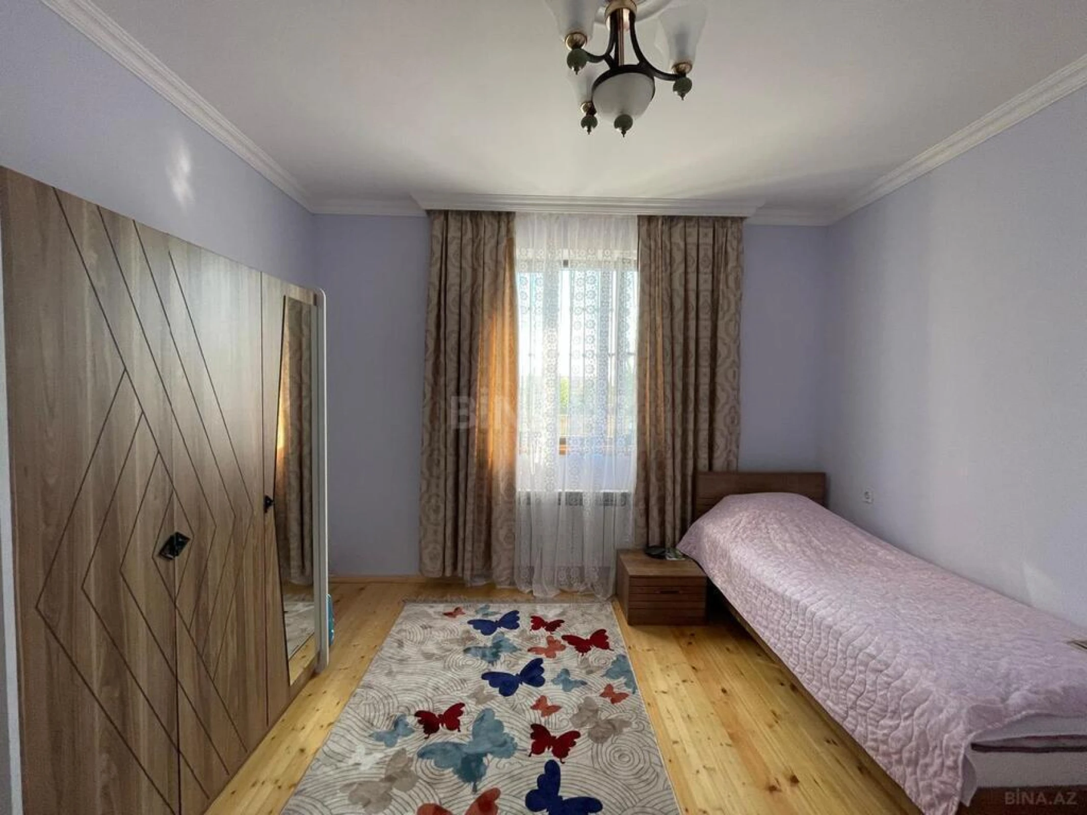 Satılır 5 otaqlı həyət evi 169 m²
