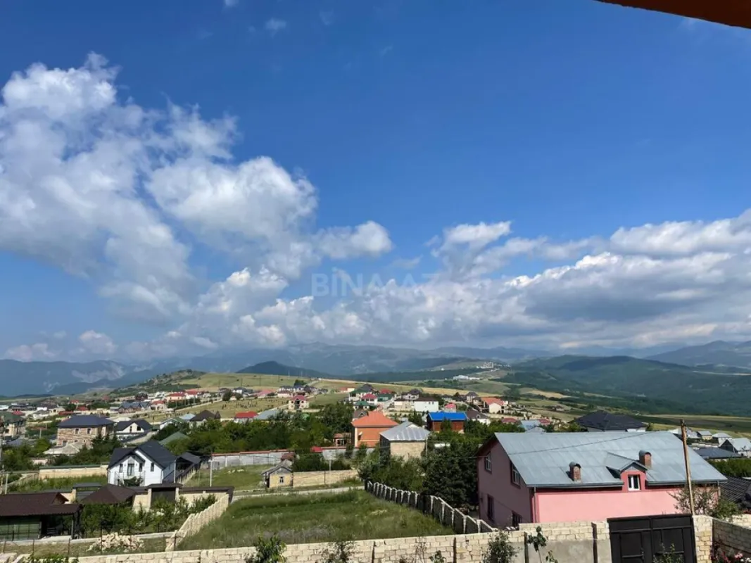 Satılır 5 otaqlı həyət evi 169 m²