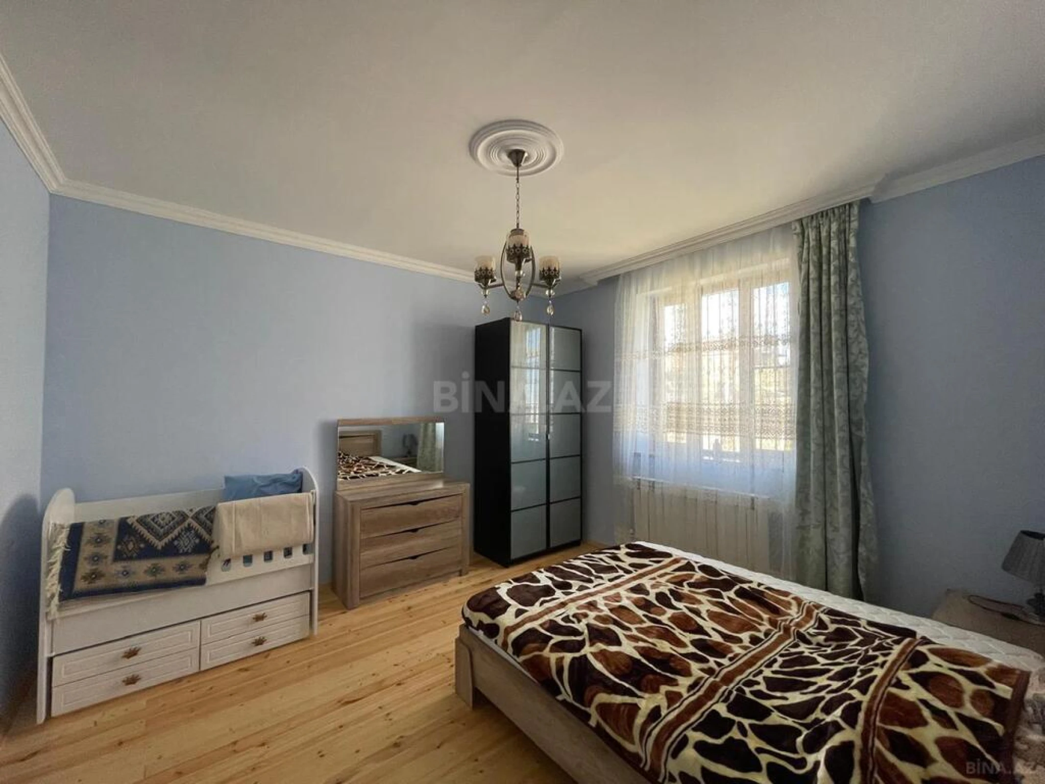 Satılır 5 otaqlı həyət evi 169 m²