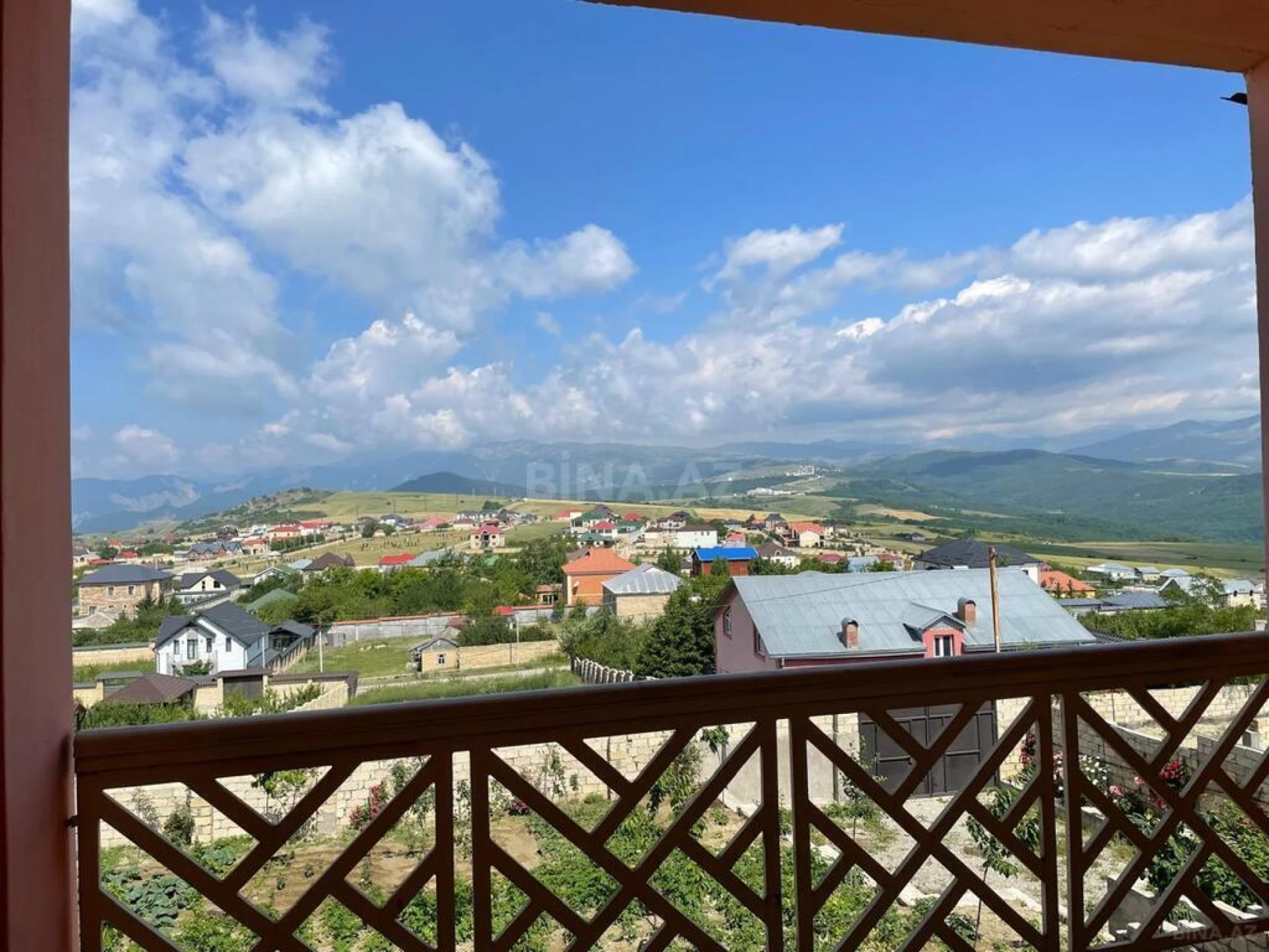 Satılır 5 otaqlı həyət evi 169 m²