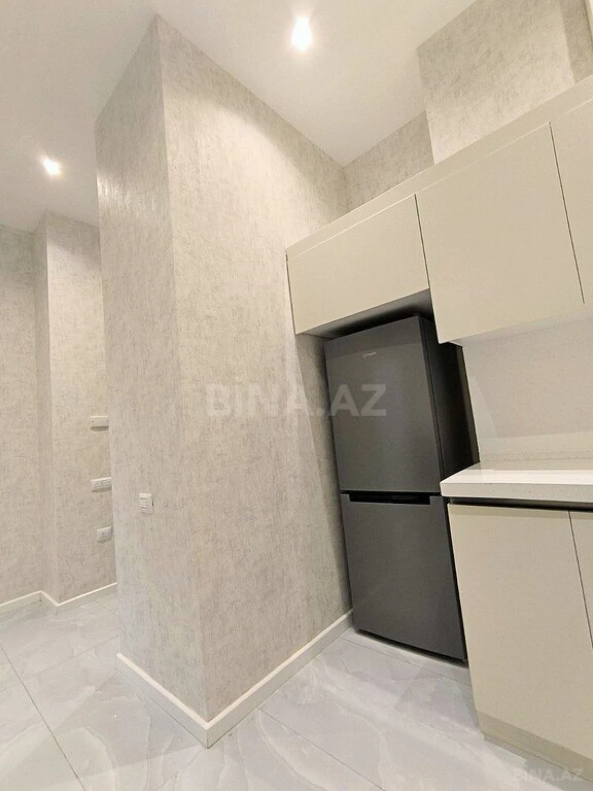 Satılır 2 otaqlı mənzil 70.8 m²