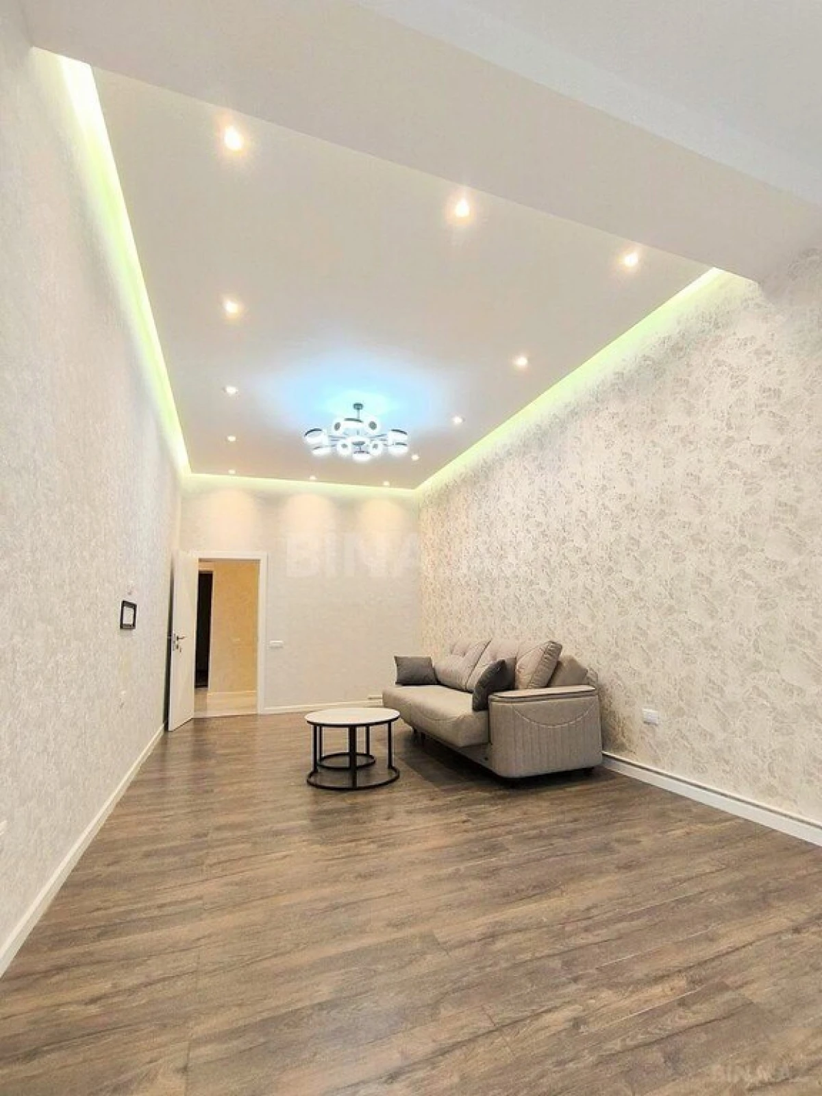 Satılır 2 otaqlı mənzil 70.8 m²