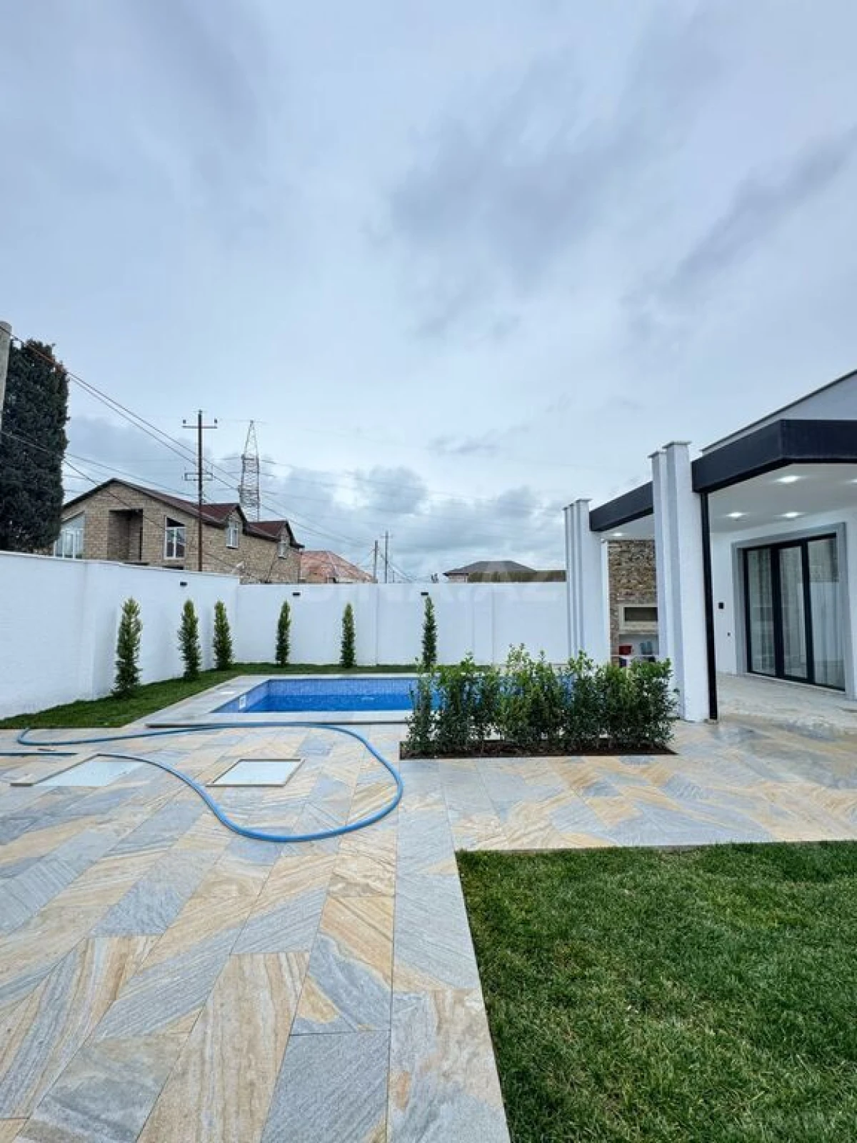 Satılır 4 otaqlı həyət evi 150 m²