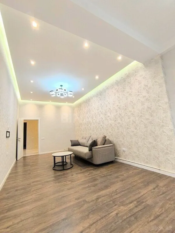 Satılır 2 otaqlı mənzil 70.8 m²