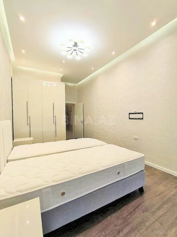 Satılır 2 otaqlı mənzil 70.8 m²
