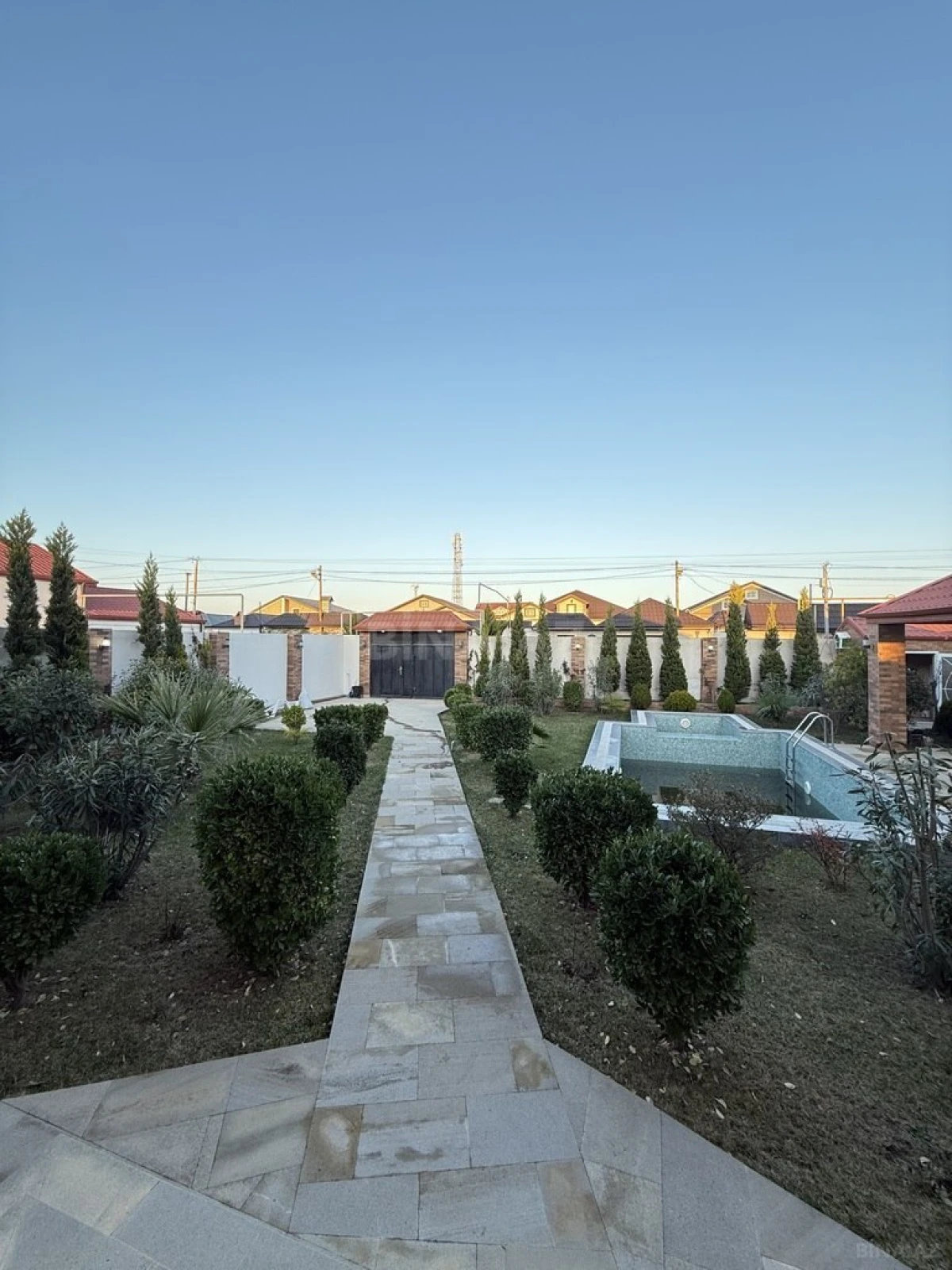 Satılır 4 otaqlı həyət evi 170 m²