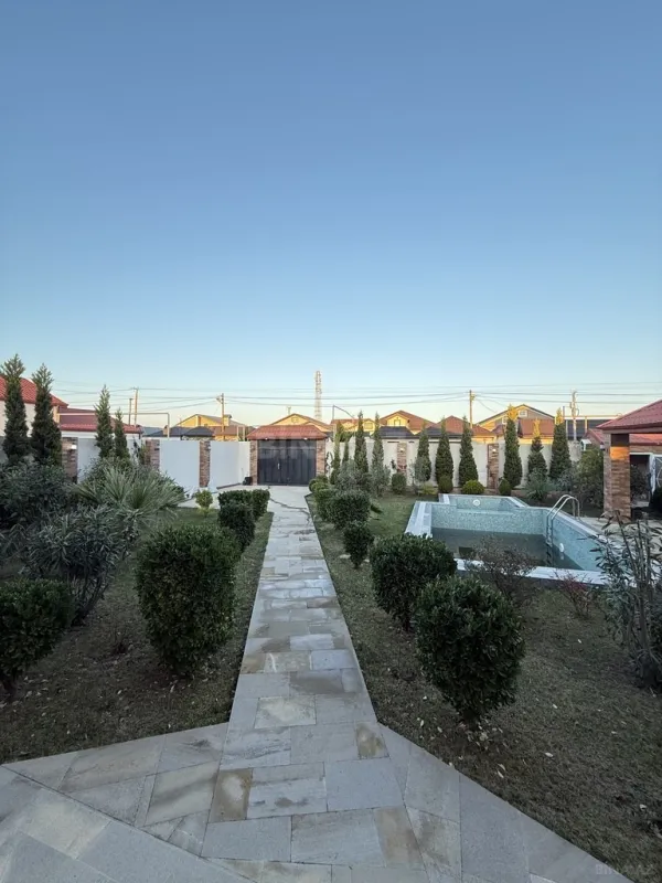 Satılır 4 otaqlı həyət evi 170 m²