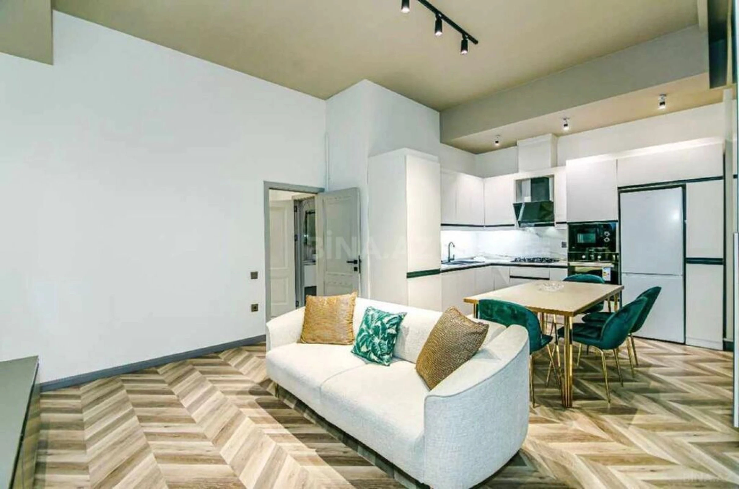 Kirayə verilir 2 otaqlı mənzil 70 m²