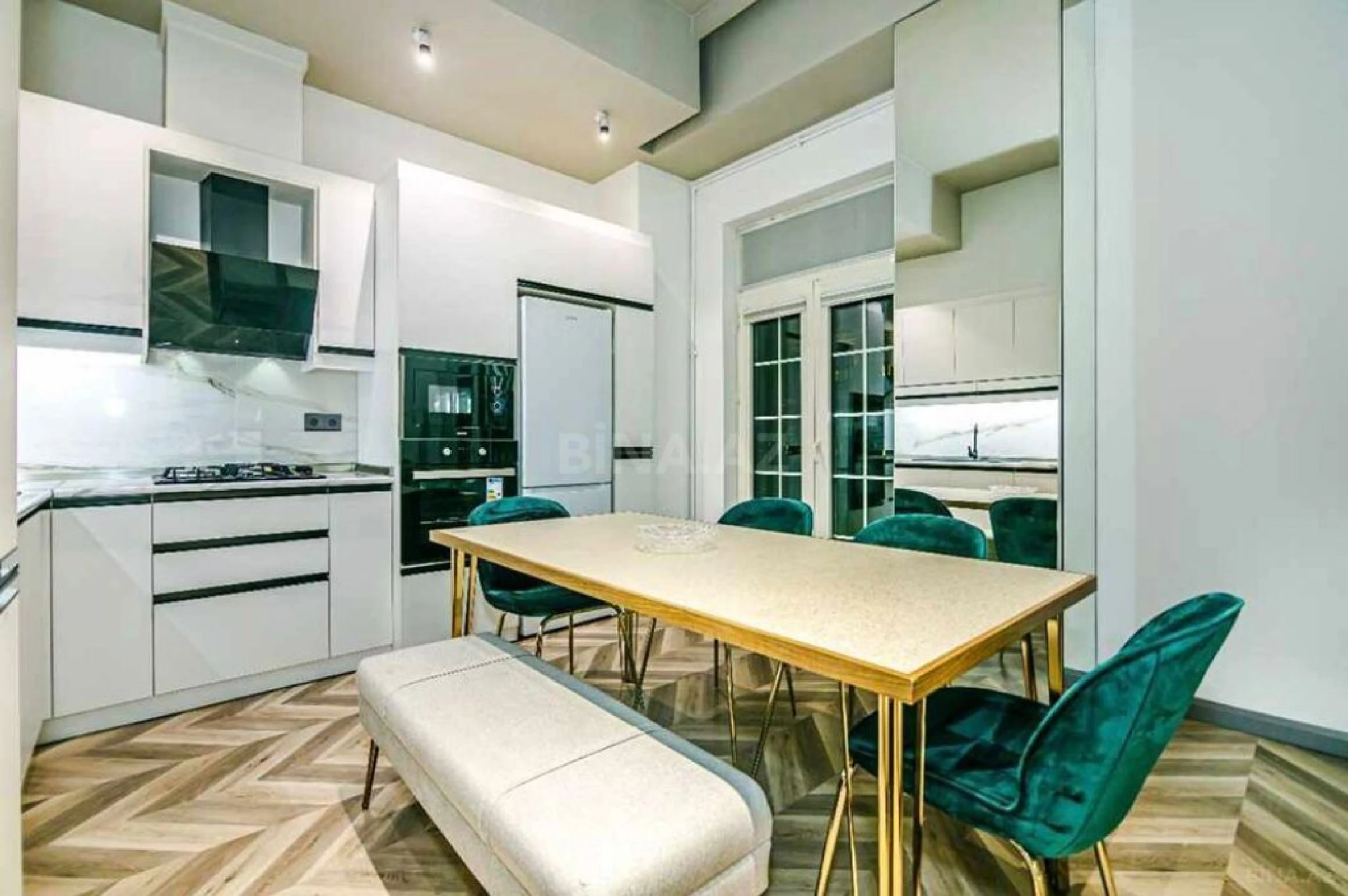 Kirayə verilir 2 otaqlı mənzil 70 m²