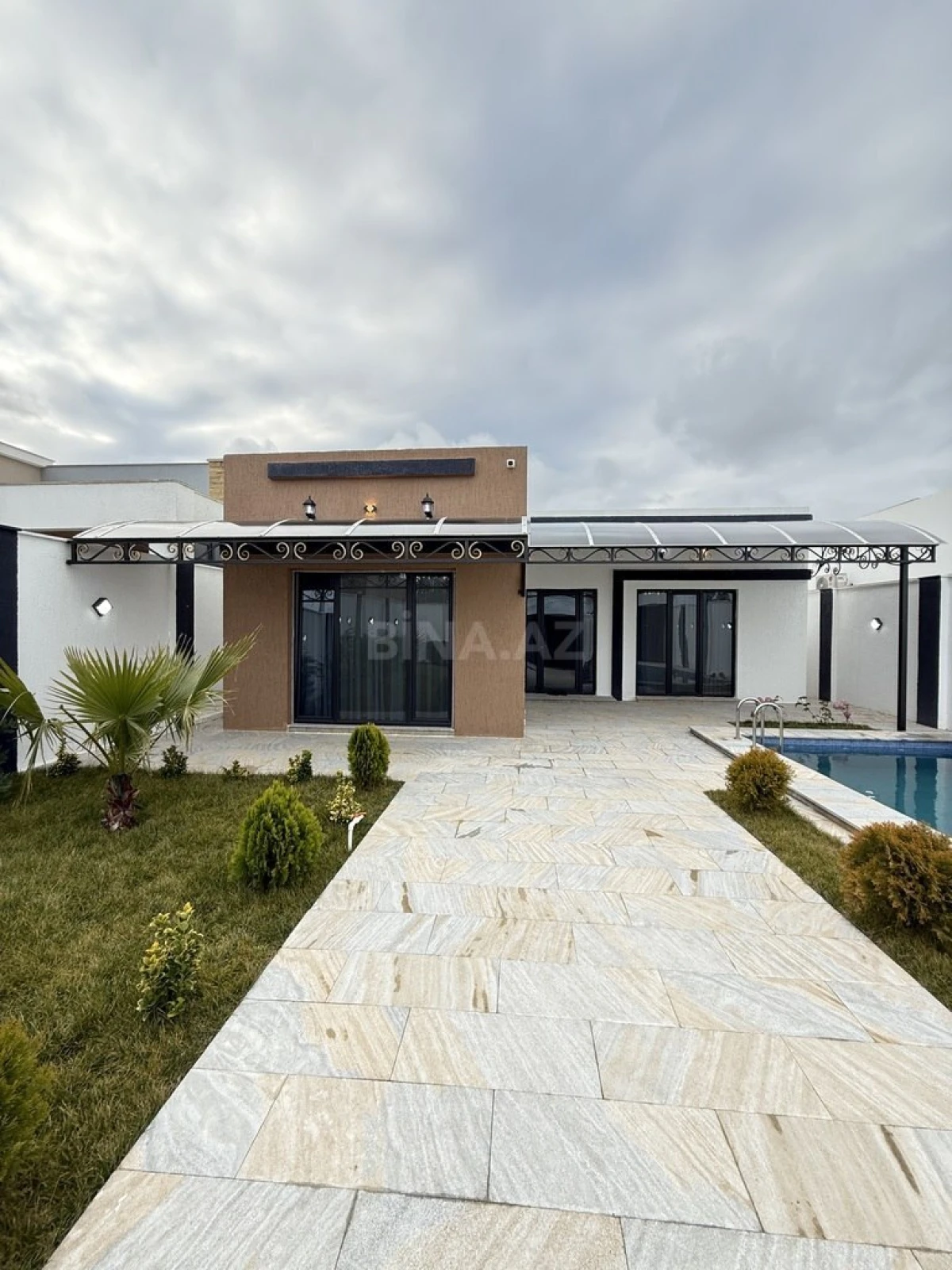 Satılır 4 otaqlı həyət evi 150 m²