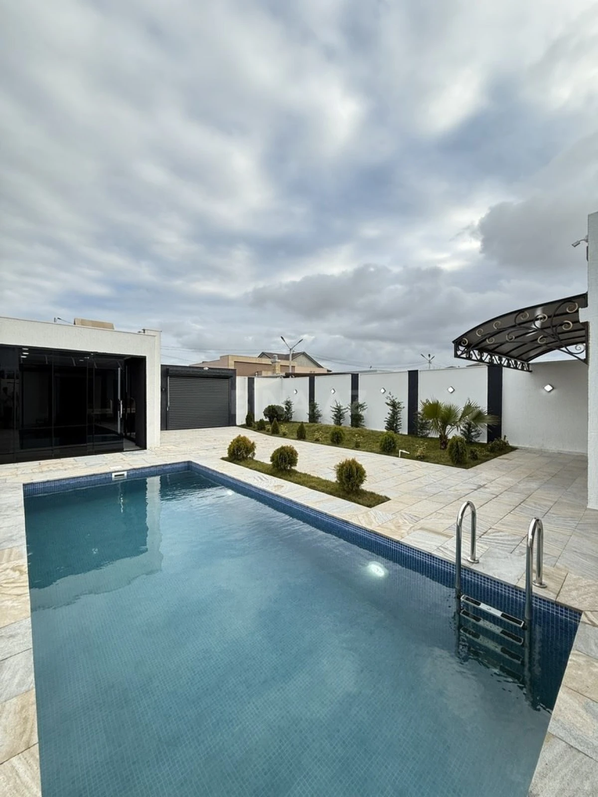 Satılır 4 otaqlı həyət evi 150 m²