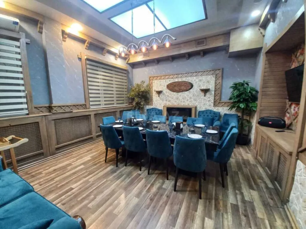 Satılır obyekt 240 m²