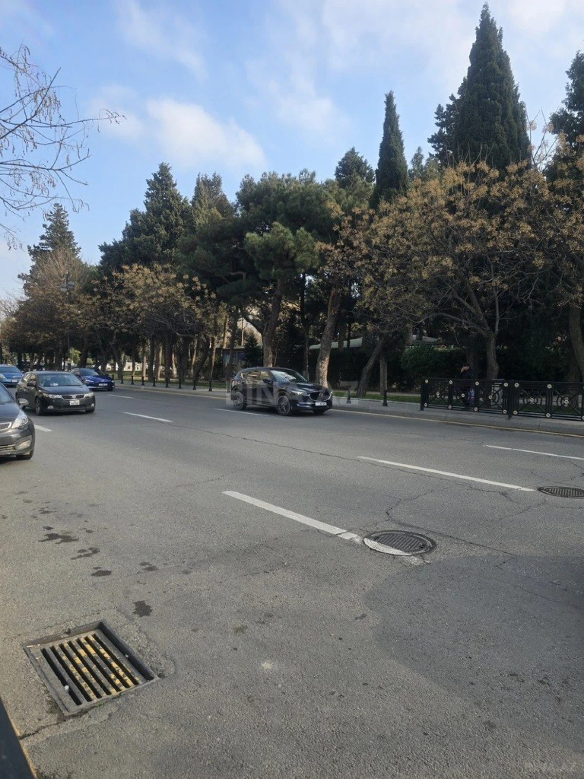 Satılır obyekt 240 m²