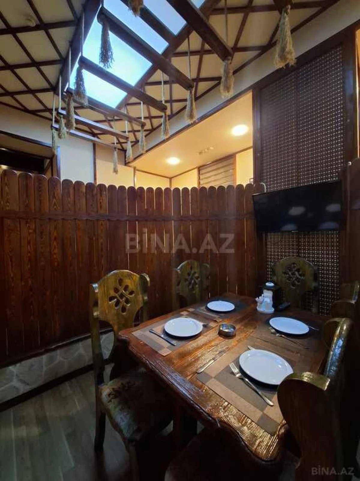 Satılır obyekt 240 m²