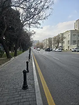 Satılır obyekt 240 m²