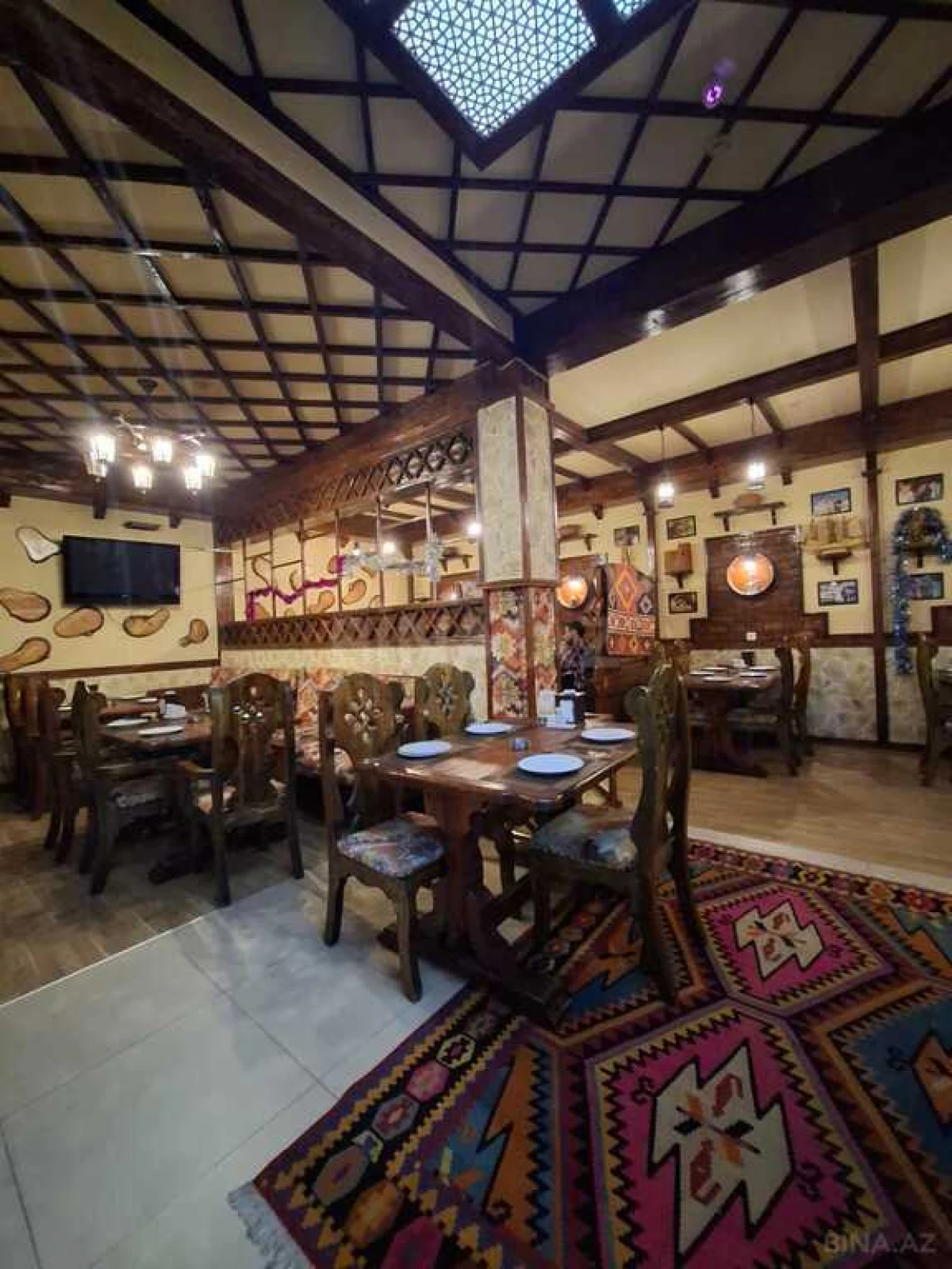 Satılır obyekt 240 m²