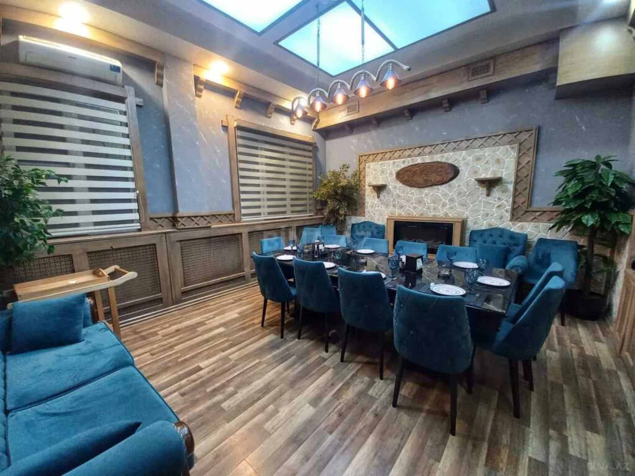 Satılır obyekt 240 m²