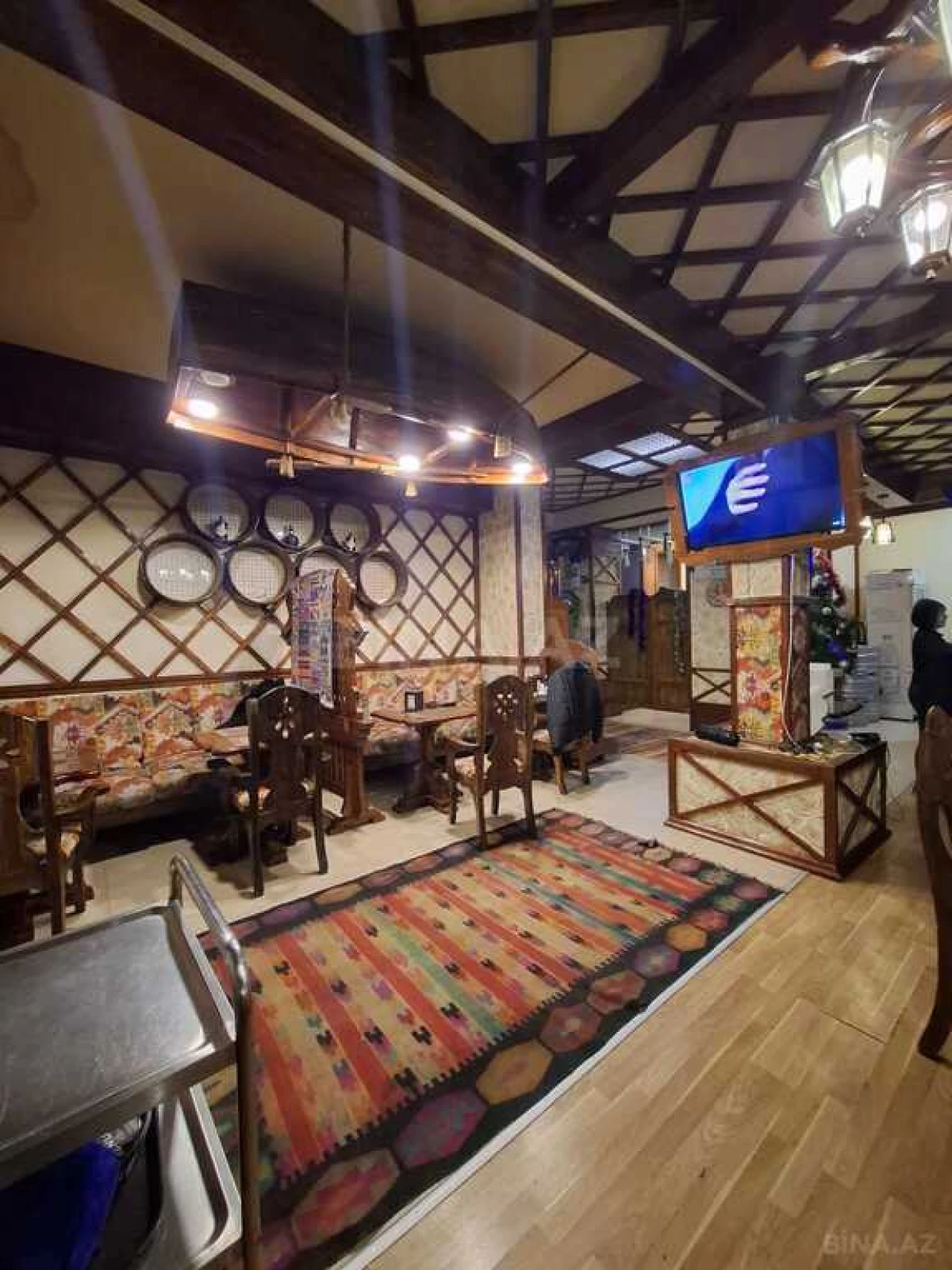 Satılır obyekt 240 m²