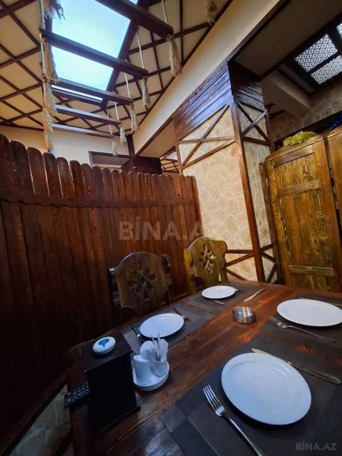 Satılır obyekt 240 m²